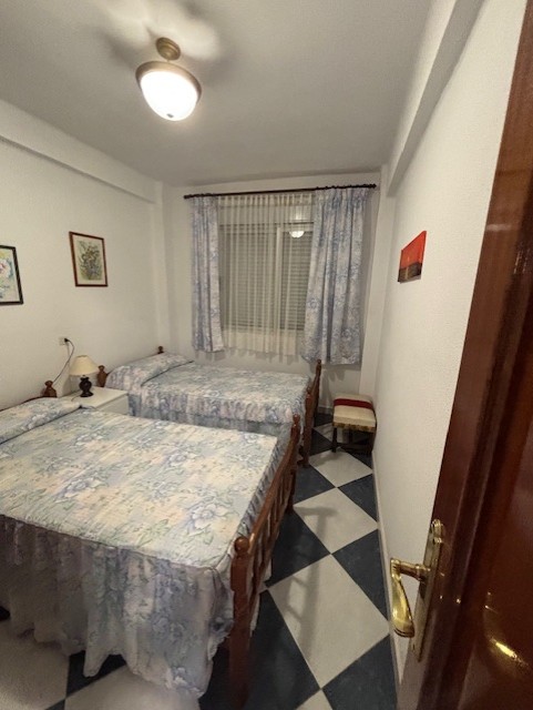 PISO DE CORTA TEMPORADA  DE OCTUBRE A MAYO INCLUIDO. PRECIO: 650 € / MES.