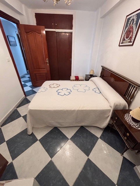 PISO DE CORTA TEMPORADA  DE OCTUBRE A MAYO INCLUIDO. PRECIO: 650 € / MES.