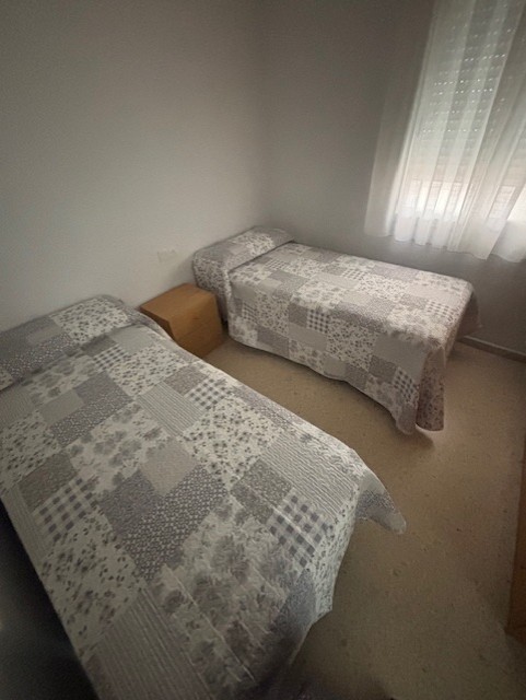 SHORT TERM APARTMENT FROM SEPT TO JUNE. PRICE: €650/MONTH