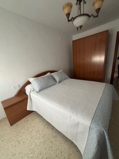 SHORT TERM APARTMENT FROM SEPT TO JUNE. PRICE: €650/MONTH