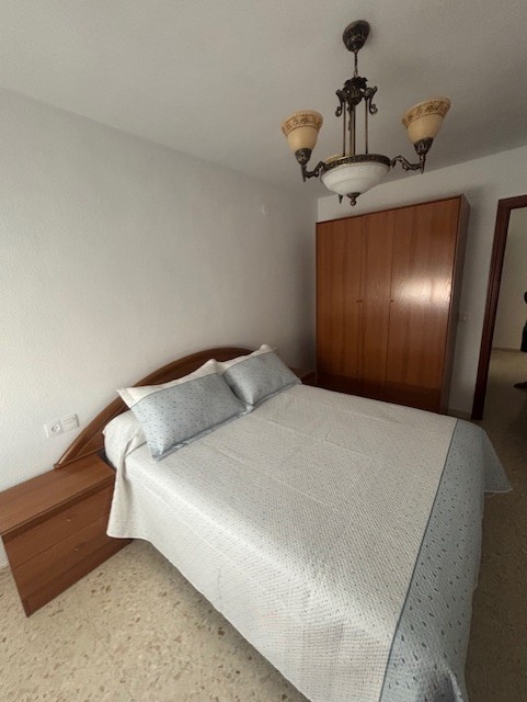 SHORT TERM APARTMENT FROM SEPT TO JUNE. PRICE: €650/MONTH