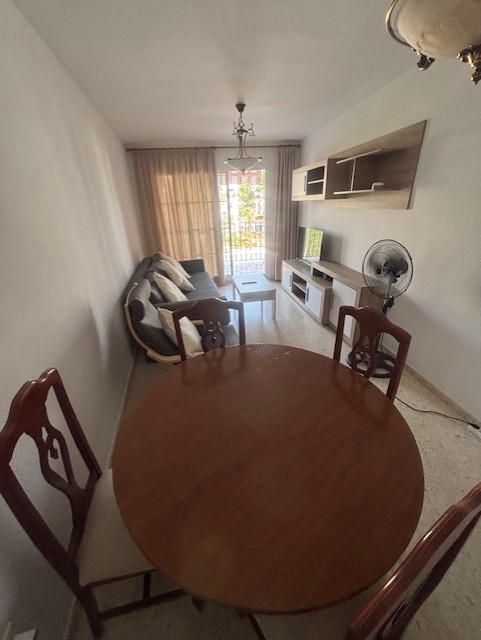 SHORT TERM APARTMENT FROM SEPT TO JUNE. PRICE: €650/MONTH