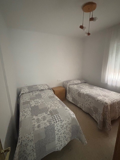 SHORT TERM APARTMENT FROM SEPT TO JUNE. PRICE: €650/MONTH