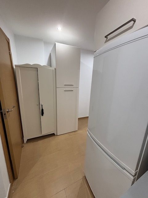 PISO RENOVADO DE CORTA TEMPORADA .PRECIO 600 € / MES