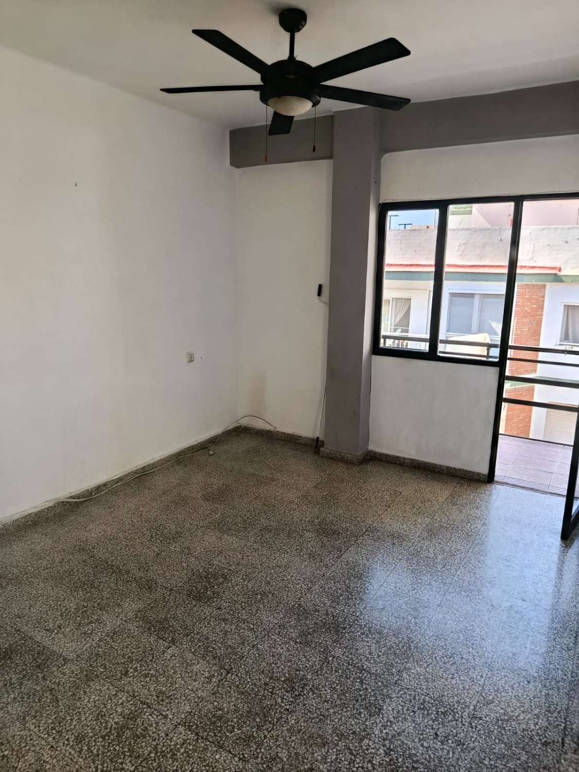 Zentral gelegene Wohnung in einer Fußgängerzone. Nur 150 Meter zum Strand.