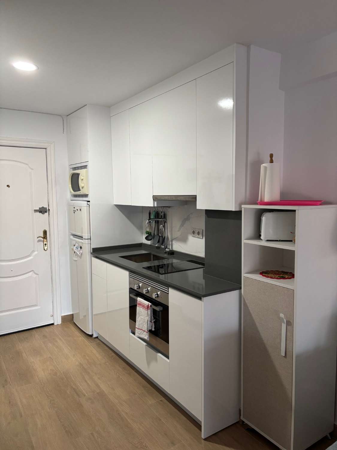 COQUETO ESTUDIO SOLEADO DISPONIBLE DESDE ENERO A MAYO INCLUIDO