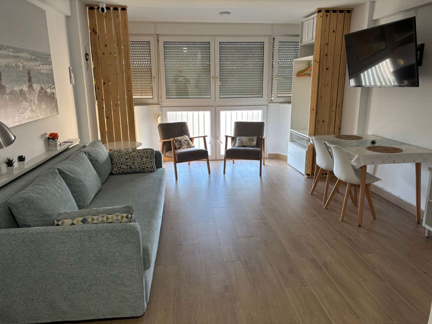 COQUETO ESTUDIO SOLEADO DISPONIBLE DESDE ENERO A MAYO INCLUIDO