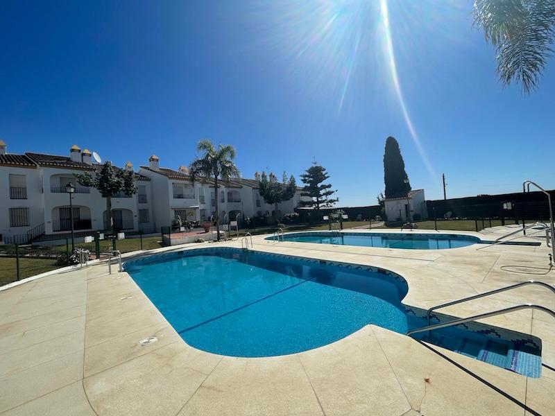 MAGNIFICO CHALET ADOSADO PARA LARGA TEMPORADA
