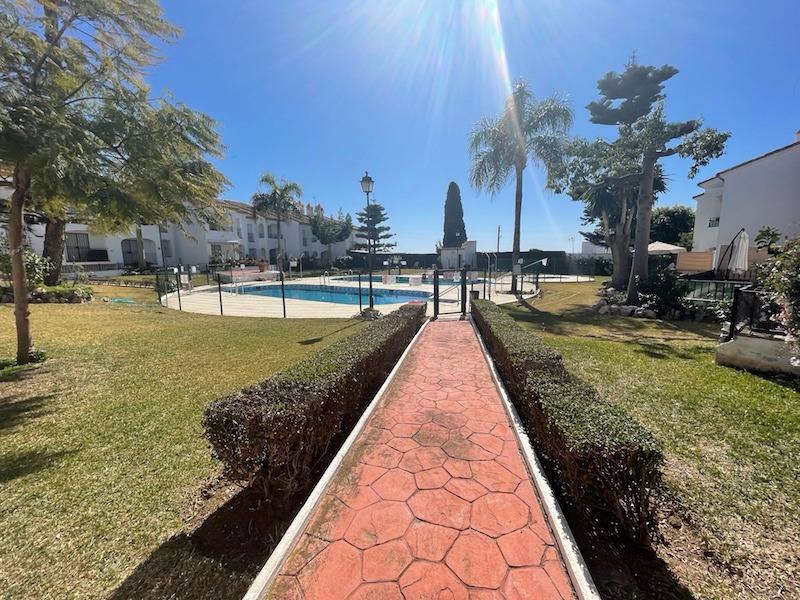 MAGNIFICO CHALET ADOSADO PARA LARGA TEMPORADA